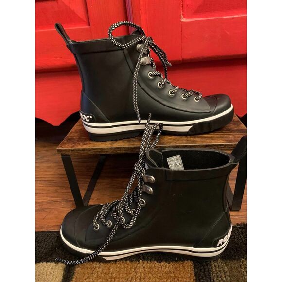 Rocket Dog Women's Size 6 Rainy Day Black Rubber Booties Boots  Barely Worn EUC - Picture 2 of 7